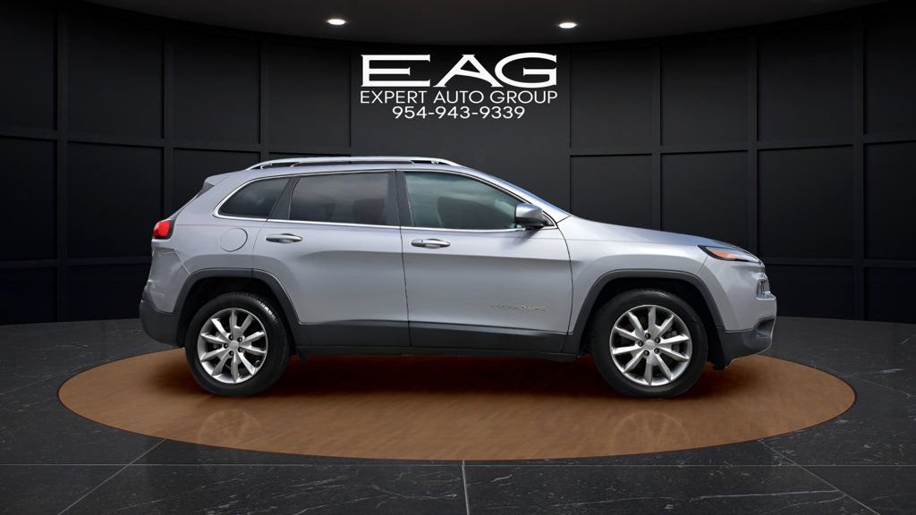 Used 2018 Jeep Cherokee Limited FWD image 35