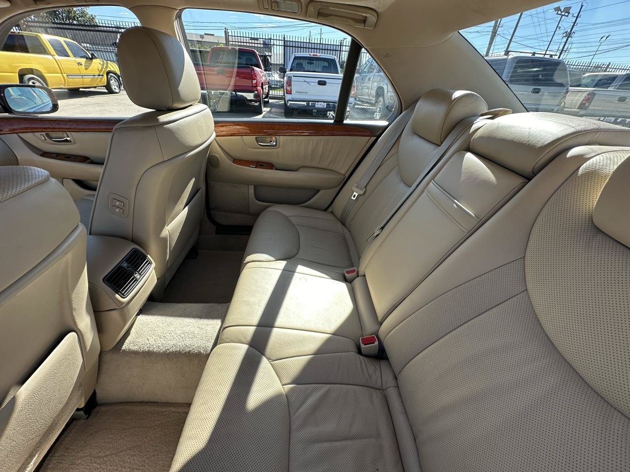 Used 2006 Lexus LS 430 w/ Modern Luxury Pkg RWD image 40