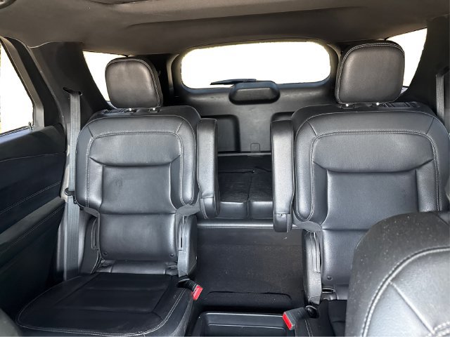 Used 2020 Ford Explorer XLT w/ Equipment Group 202A AWD/4WD image 14