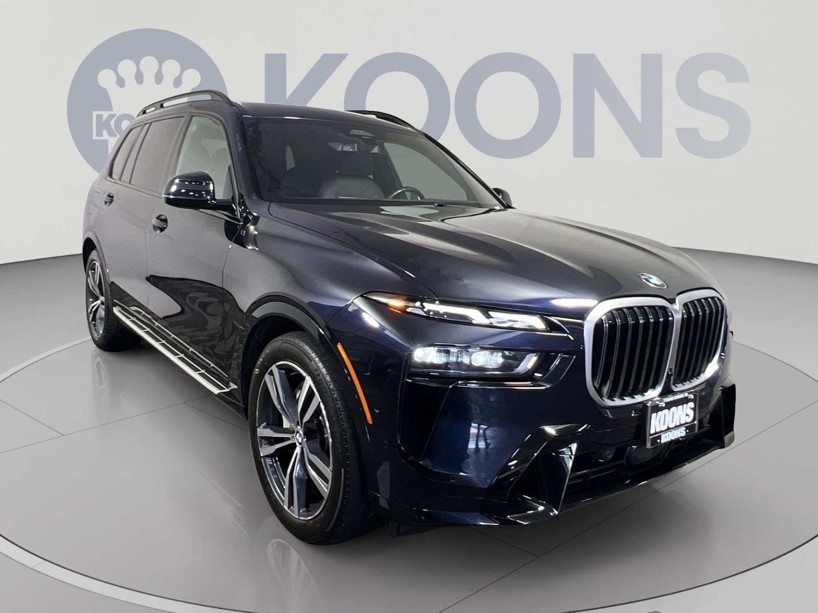 Used 2024 BMW X7 xDrive40i w/ M Sport Package AWD/4WD image 2