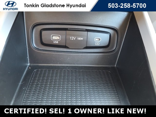 Certified 2025 Hyundai Venue SEL image 18