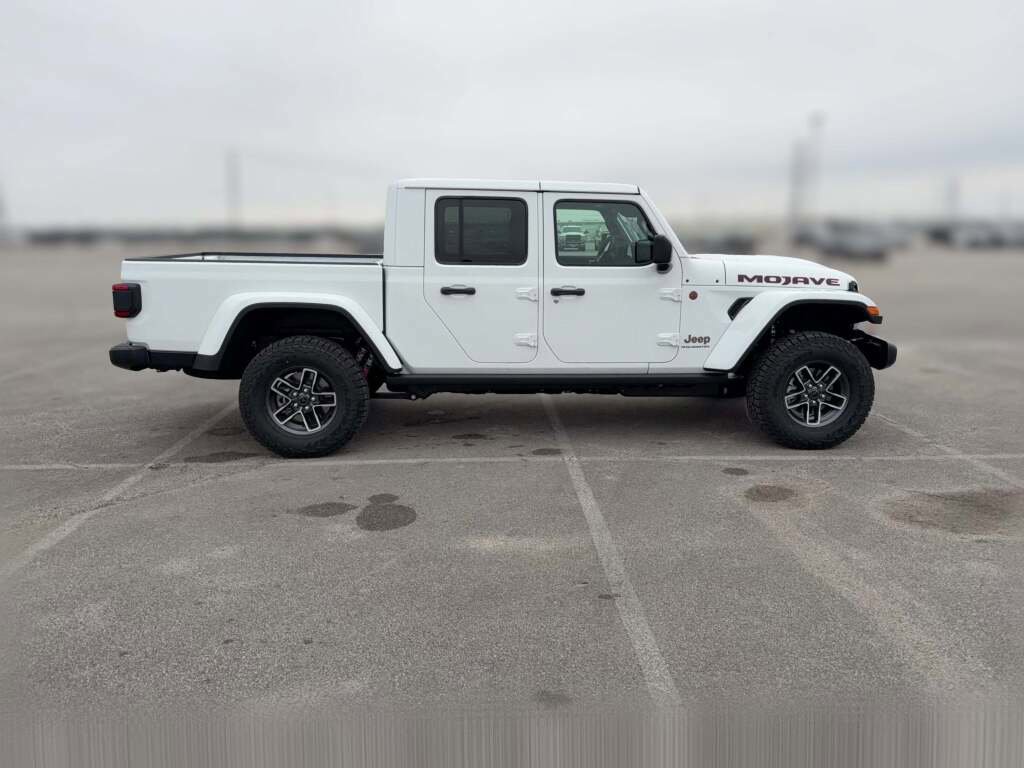 New 2026 Jeep Gladiator Mojave image 14