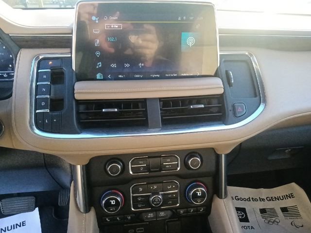 Used 2024 Chevrolet Suburban Premier RWD image 21