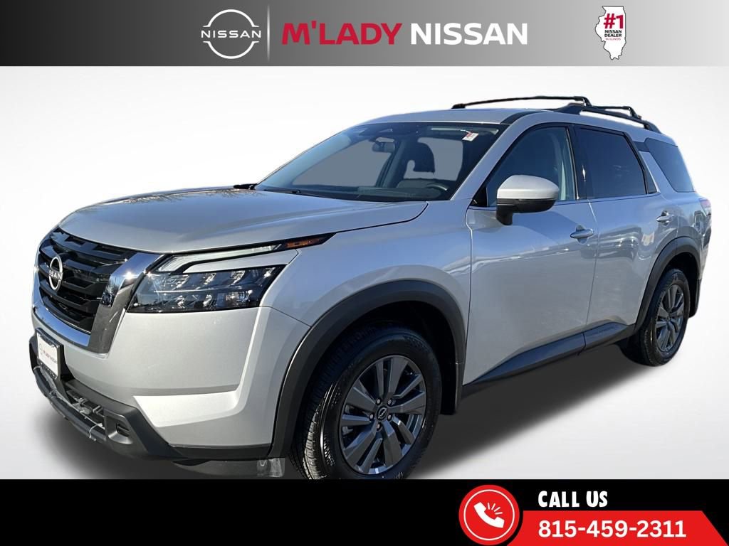 Used 2025 Nissan Pathfinder SV w/ SV Premium Package image 3
