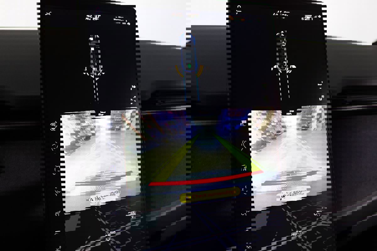 Used 2023 Fisker Ocean Extreme image 28