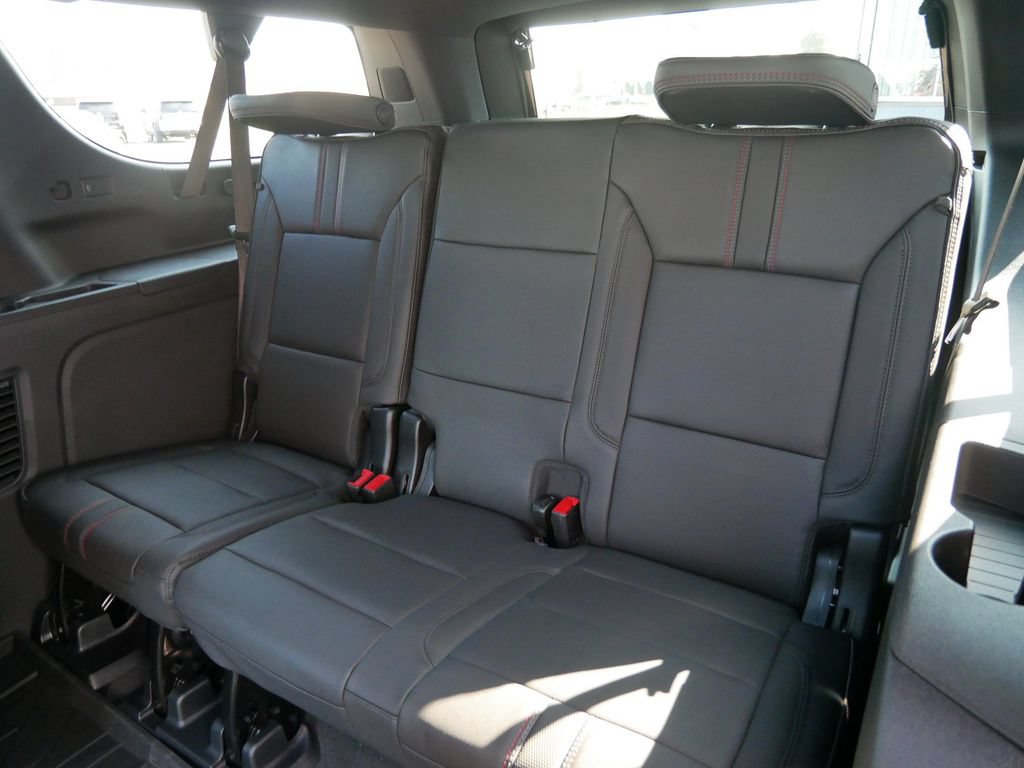 New 2026 Chevrolet Suburban RST w/ Comfort Package AWD/4WD image 18