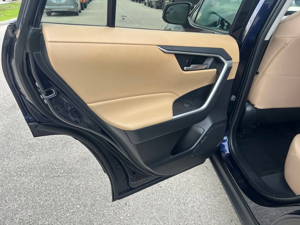 Used 2021 Toyota RAV4 XLE w/ Convenience Package FWD image 36