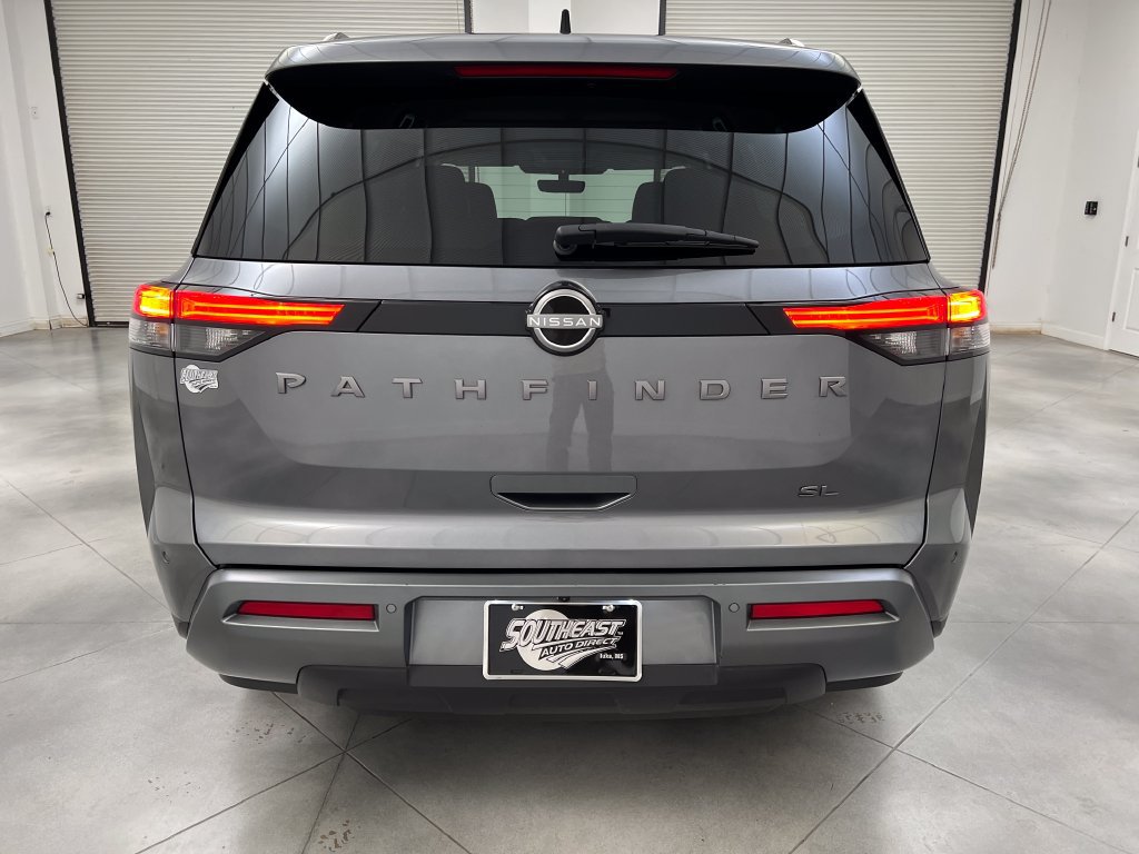Used 2026 Nissan Pathfinder SL FWD image 8