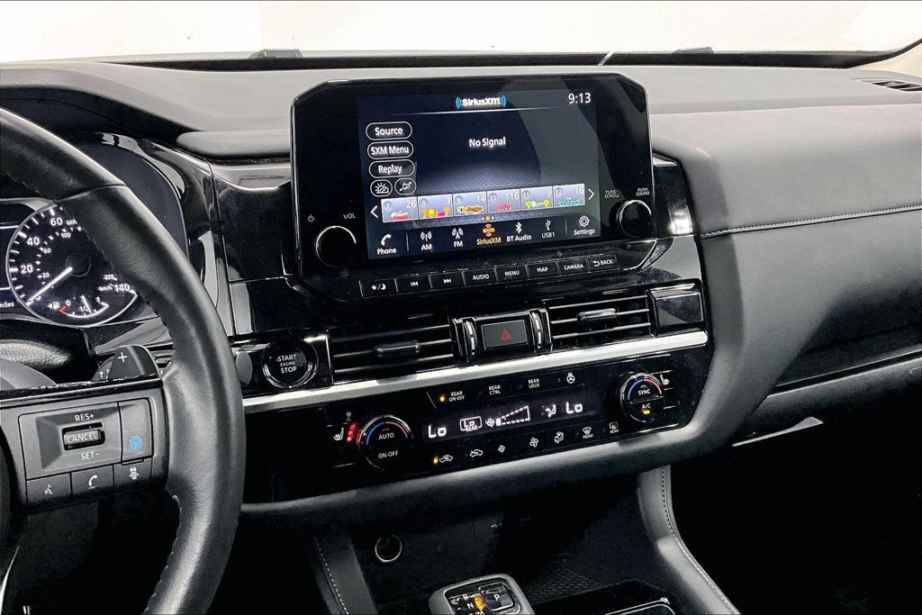 Used 2025 Nissan Pathfinder SL FWD image 7