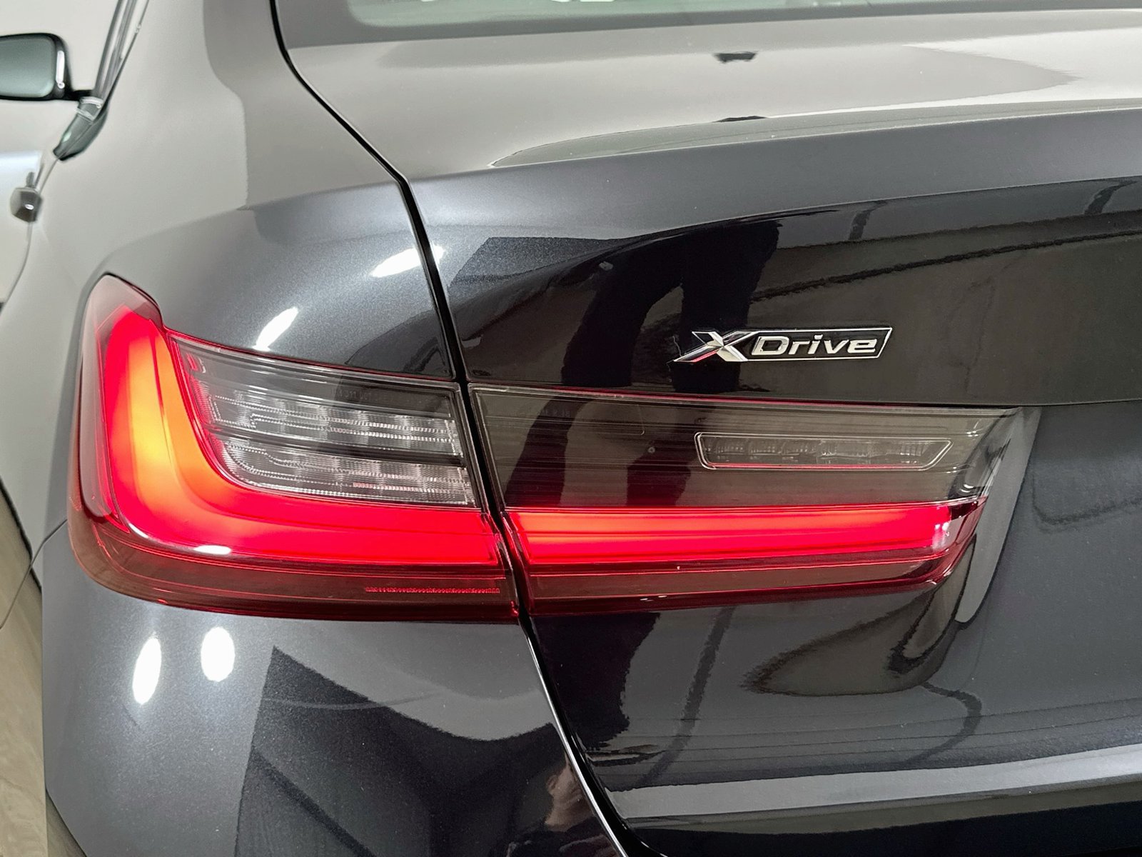 Used 2023 BMW 330e xDrive w/ Premium Package AWD/4WD image 13