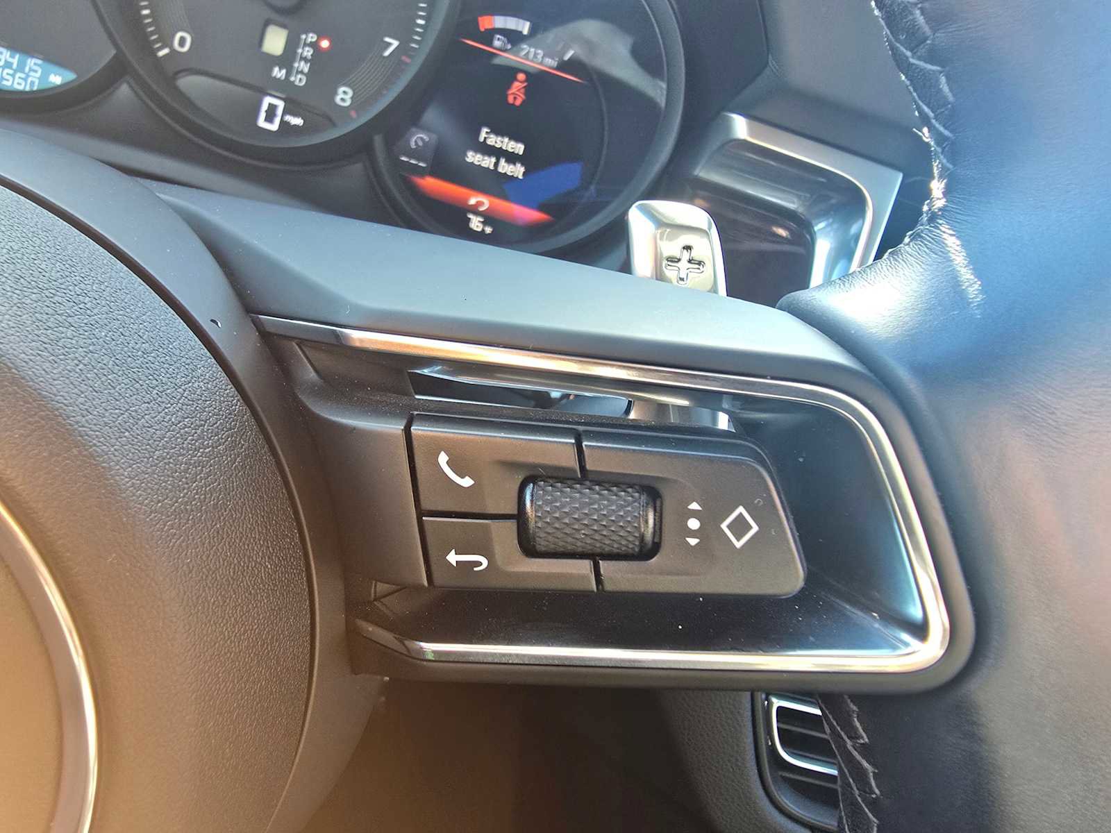 Used 2022 Porsche Macan image 31