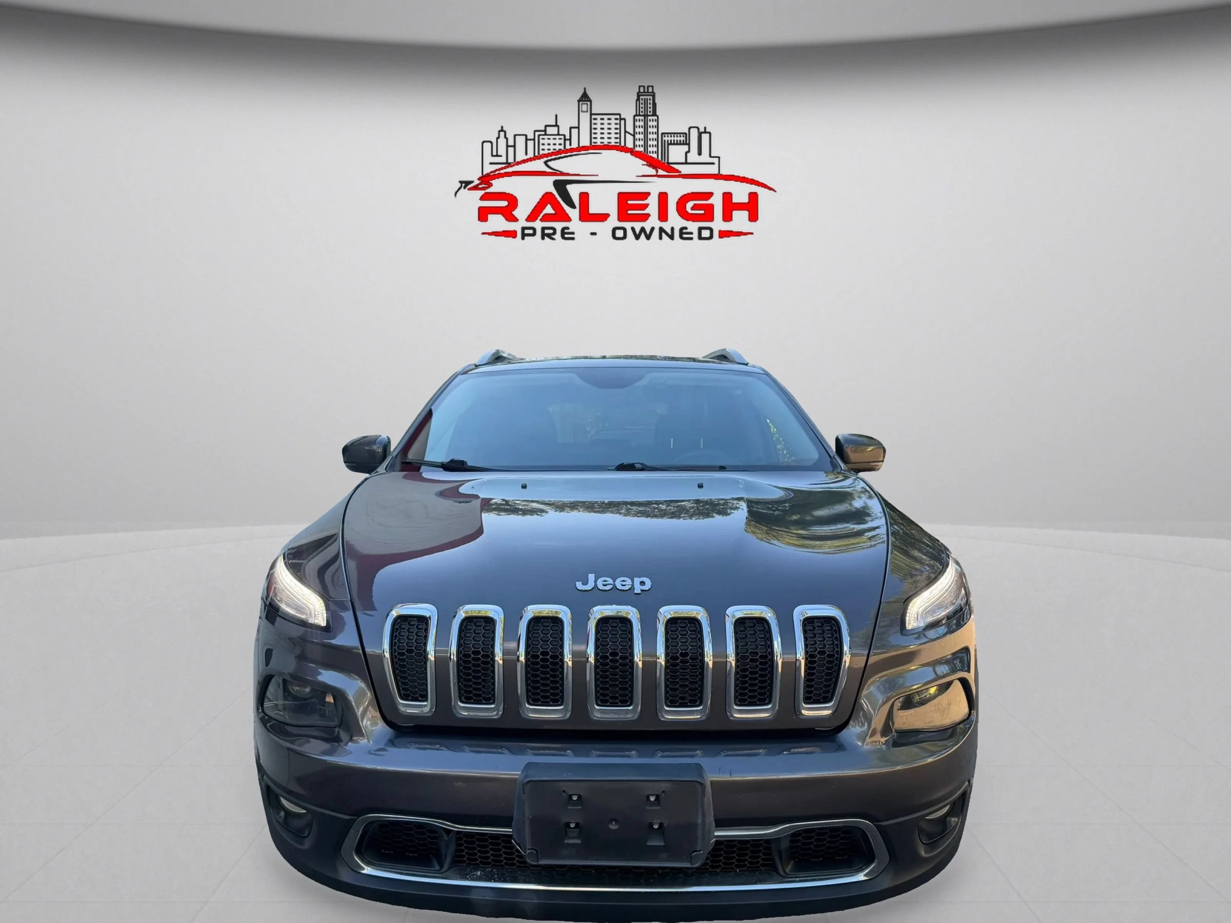 Used 2017 Jeep Cherokee Limited FWD image 3