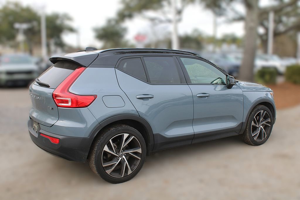 Used 2021 Volvo XC40 T5 R-Design image 6