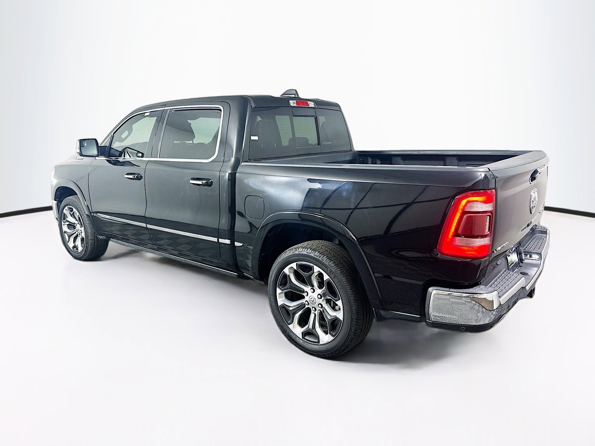 Used 2019 RAM 1500 Limited AWD/4WD image 5