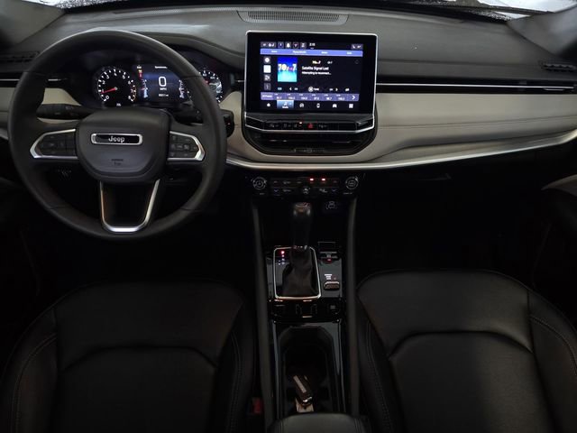 Used 2025 Jeep Compass Limited AWD/4WD image 11