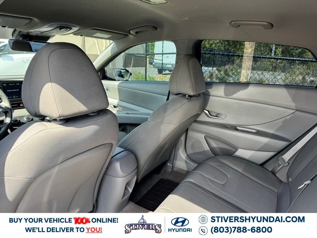 Used 2025 Hyundai Elantra SE image 20