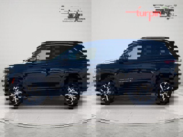 Used 2023 Jeep Grand Cherokee Limited w/ Luxury Tech Group II image 2