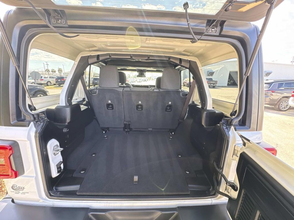 Used 2025 Jeep Wrangler Unlimited Rubicon image 15