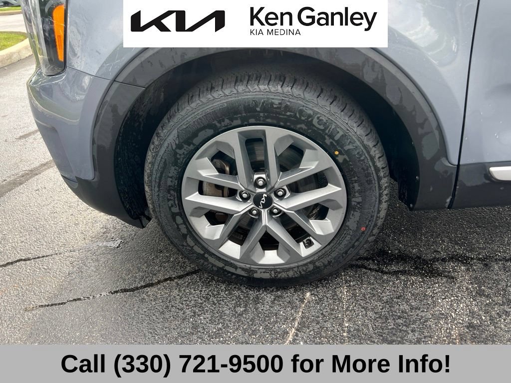 Used 2024 Kia Telluride LX FWD image 17