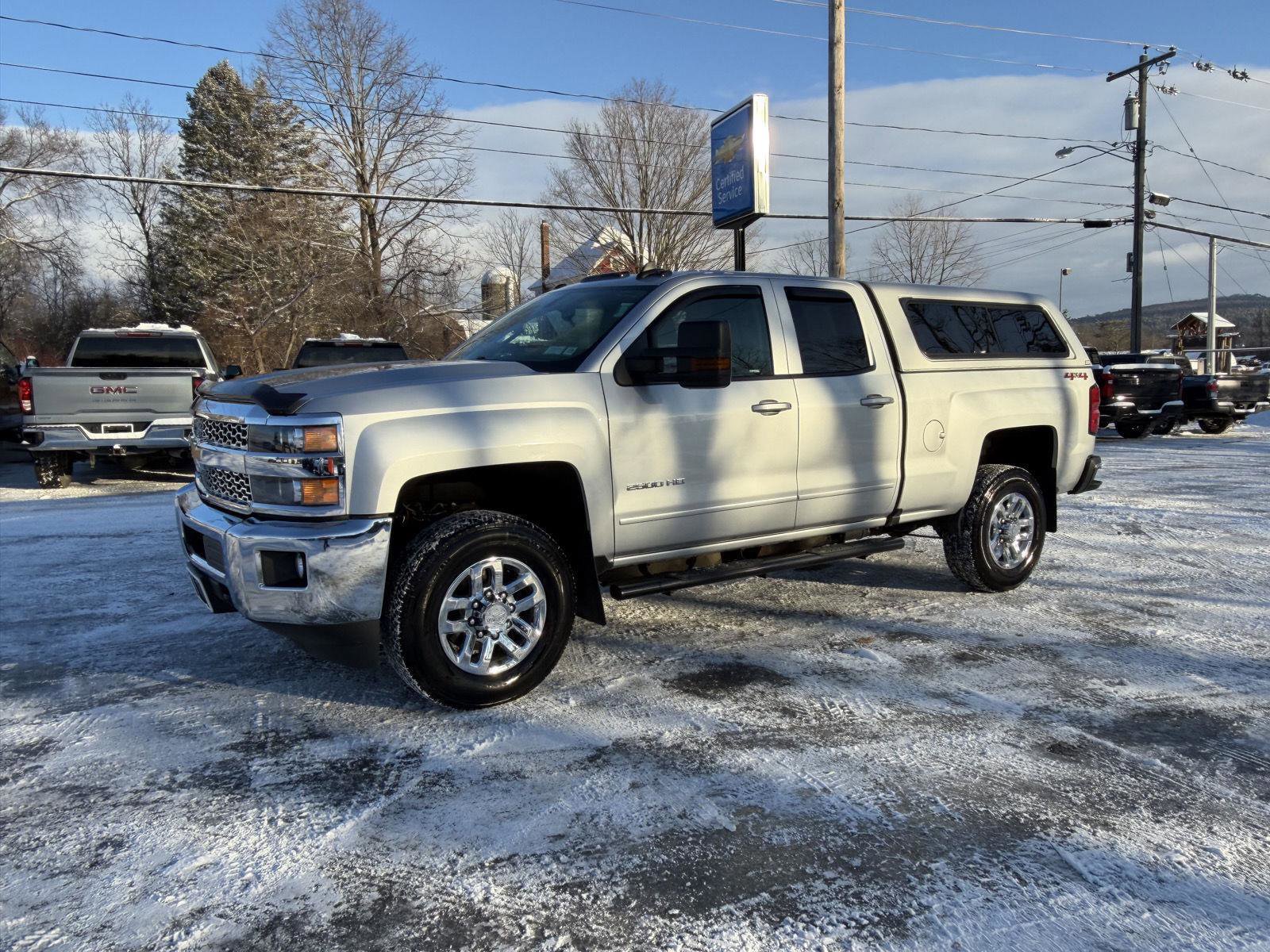 Used 2019 Chevrolet Silverado 2500 LT w/ LT Convenience Package image 2