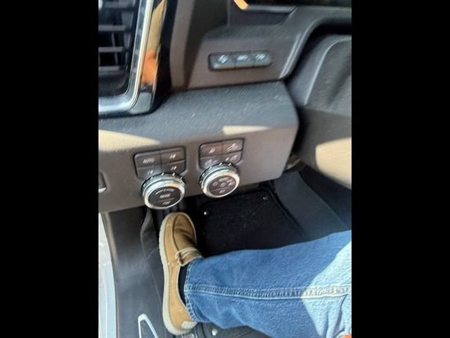 Used 2025 GMC Sierra 3500 Denali Ultimate AWD/4WD image 7