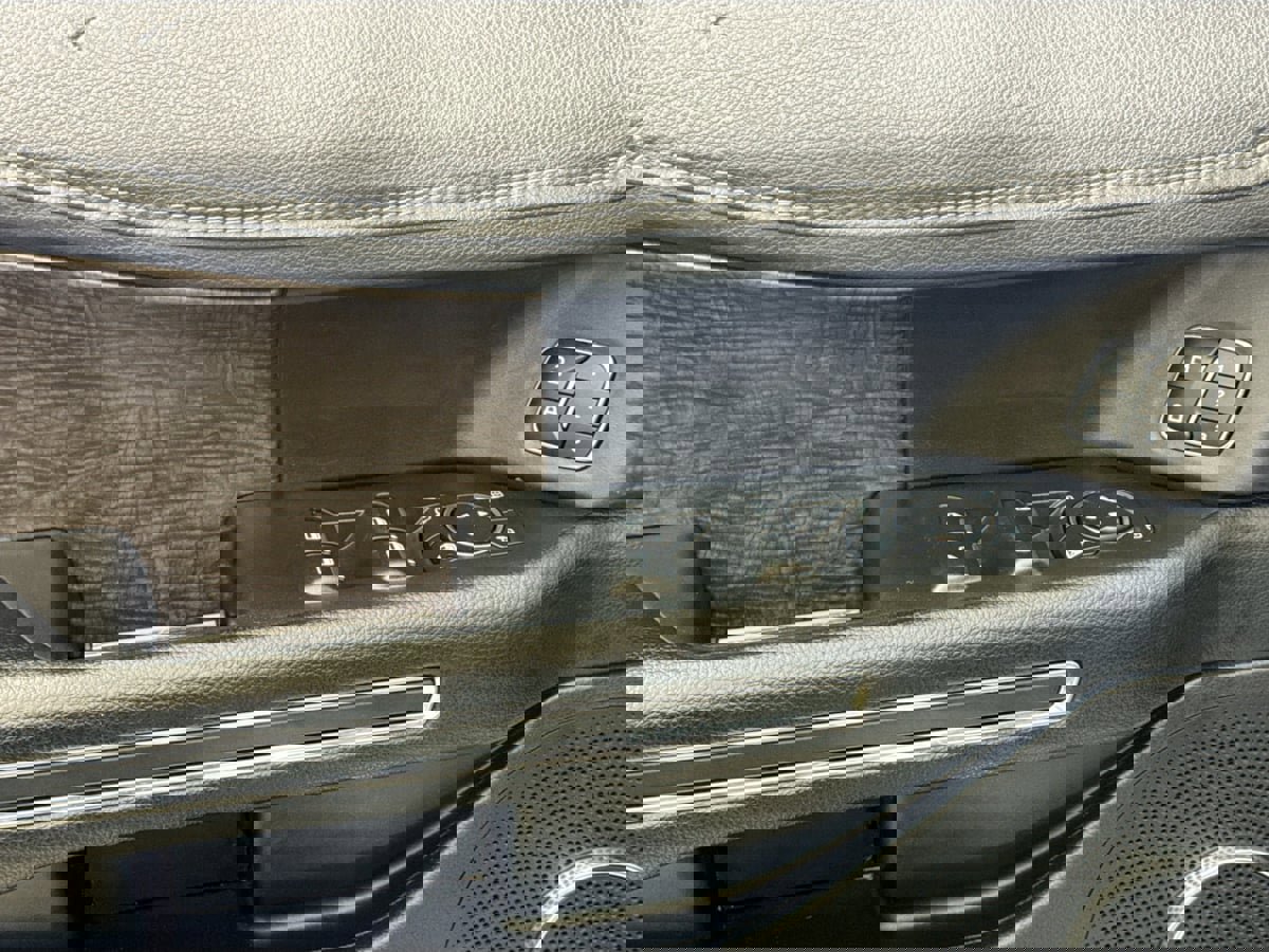 Used 2021 Ford Expedition Max Limited image 23