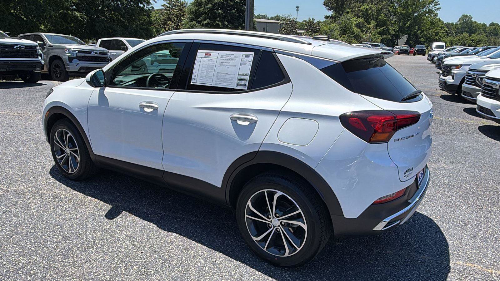 Used 2022 Buick Encore GX Essence FWD image 7