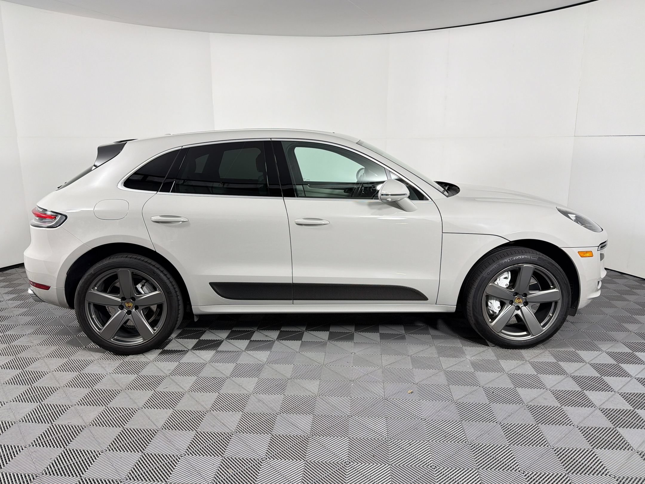 Certified 2021 Porsche Macan Turbo w/ Premium Package Plus (PF0) AWD/4WD image 8