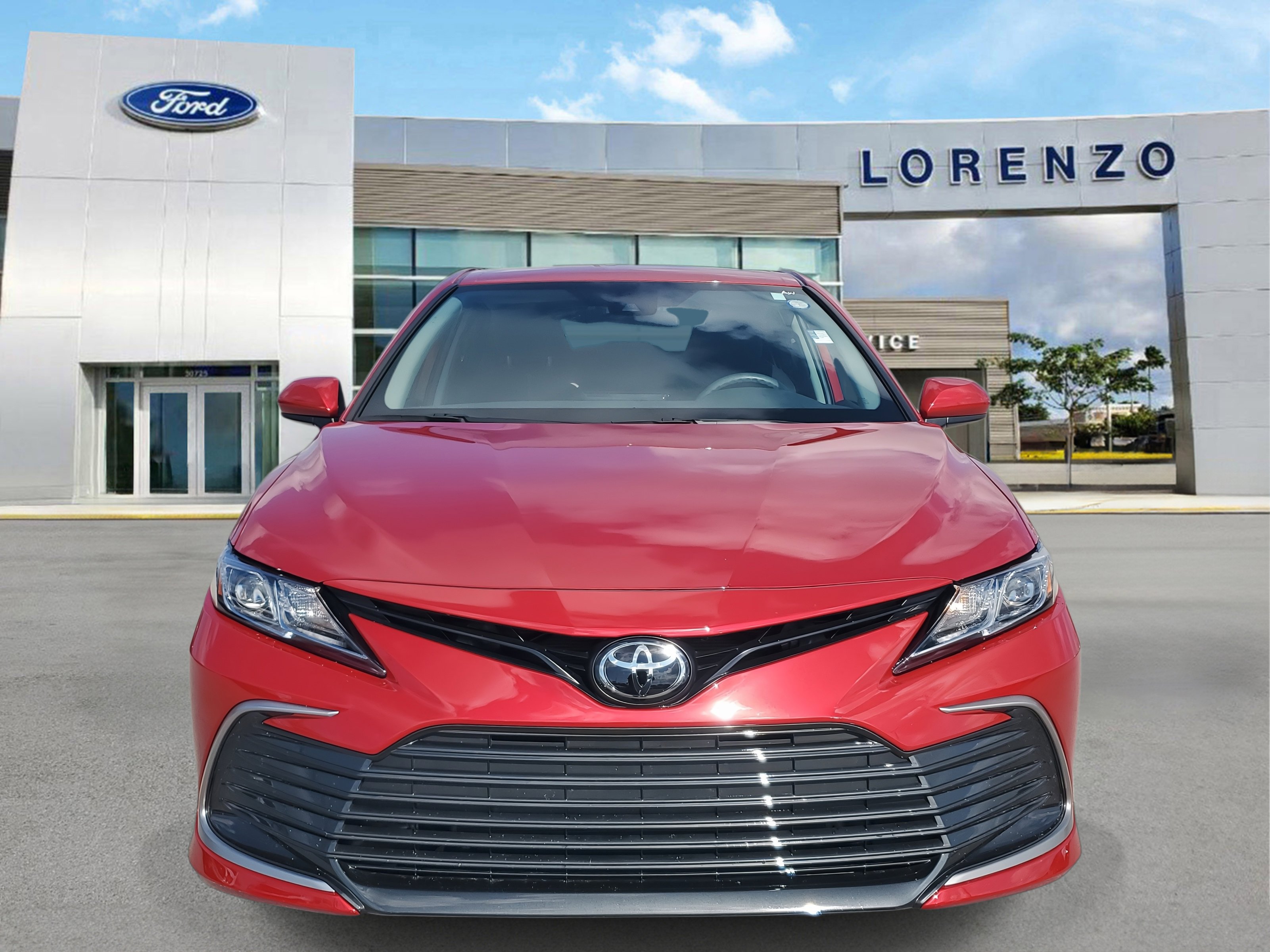 Used 2023 Toyota Camry LE image 2