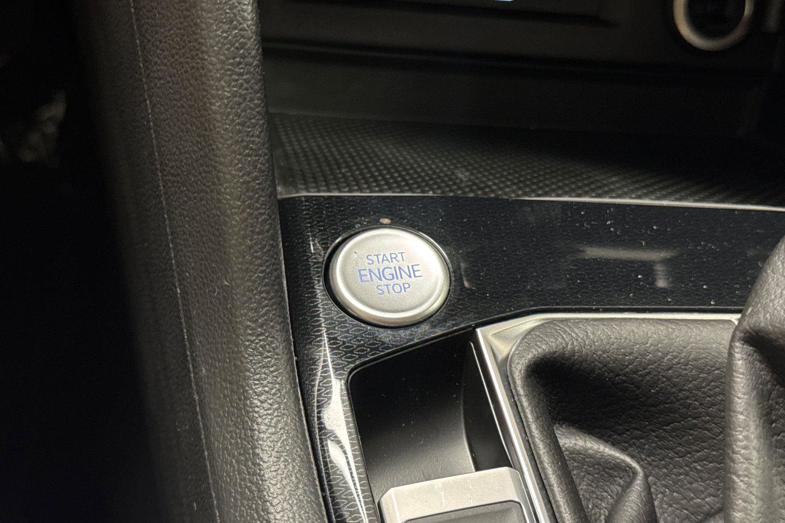 New 2025 Volkswagen Taos S image 21