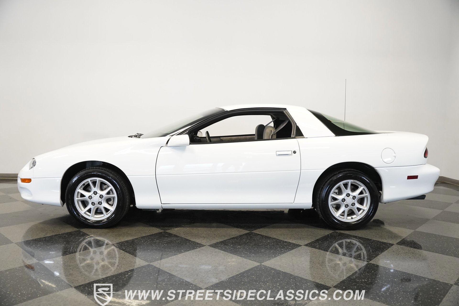 Used 2001 Chevrolet Camaro Z28 w/ Preferred Equipment Group image 2