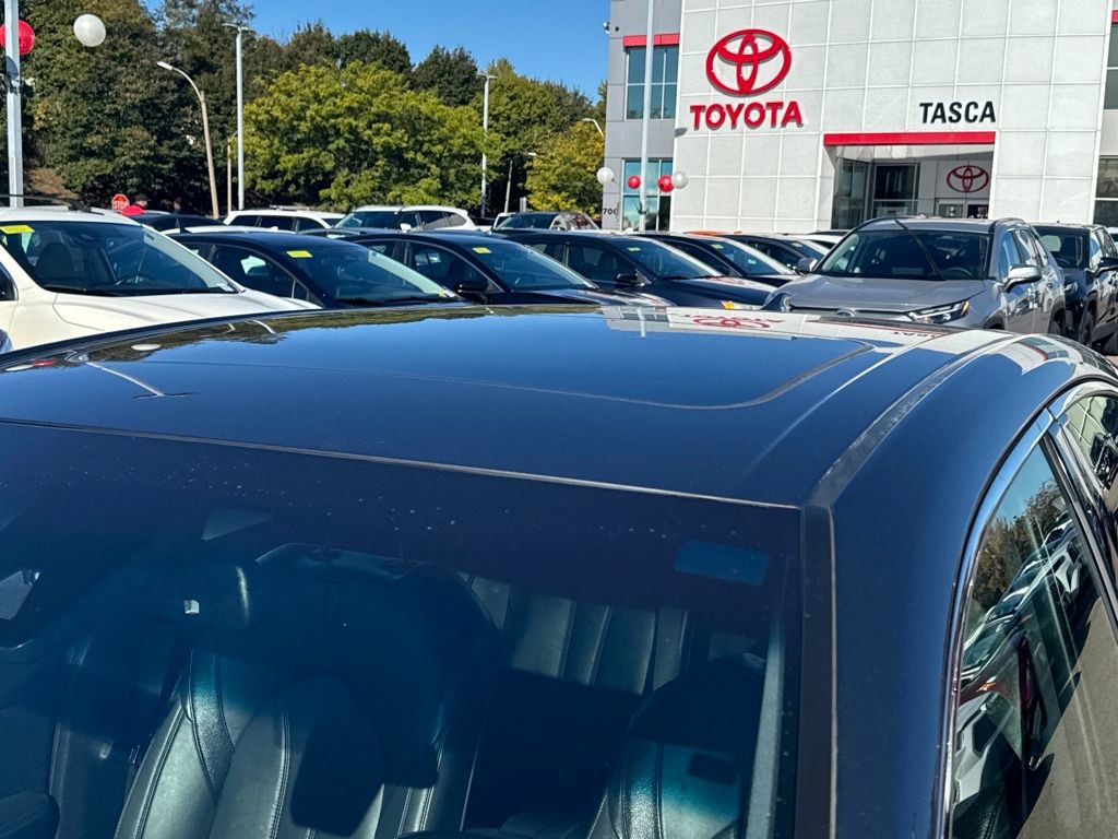 Used 2019 Toyota Avalon XLE w/ Moonroof Package image 43