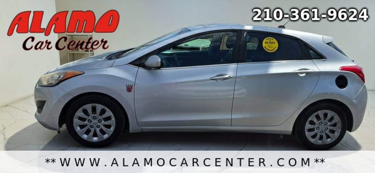 Used 2016 Hyundai Elantra GT FWD image 2