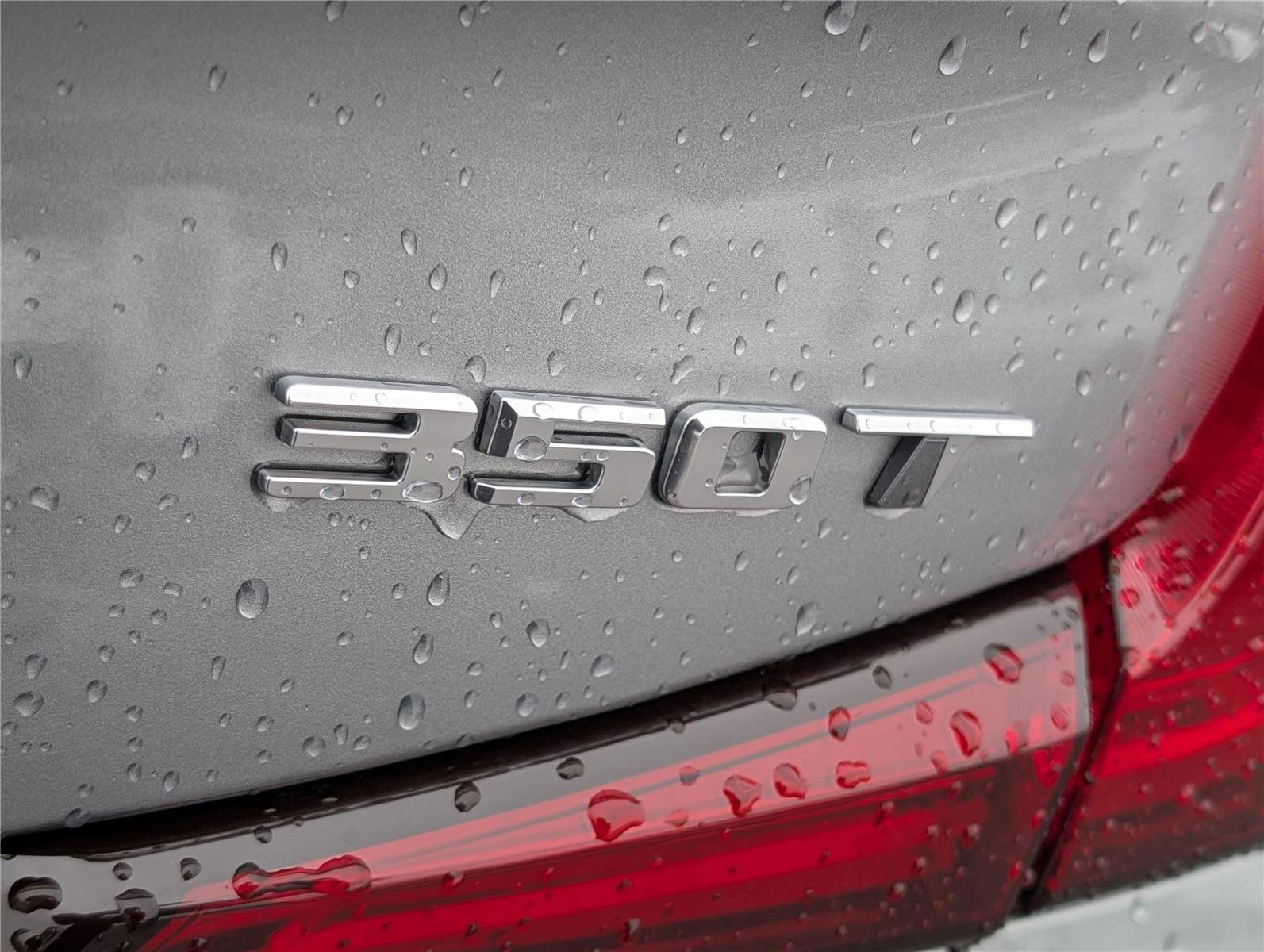 Used 2023 Cadillac XT4 Luxury w/ Cold Weather Package image 10