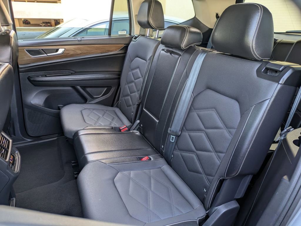 Used 2024 Volkswagen Atlas SE image 24
