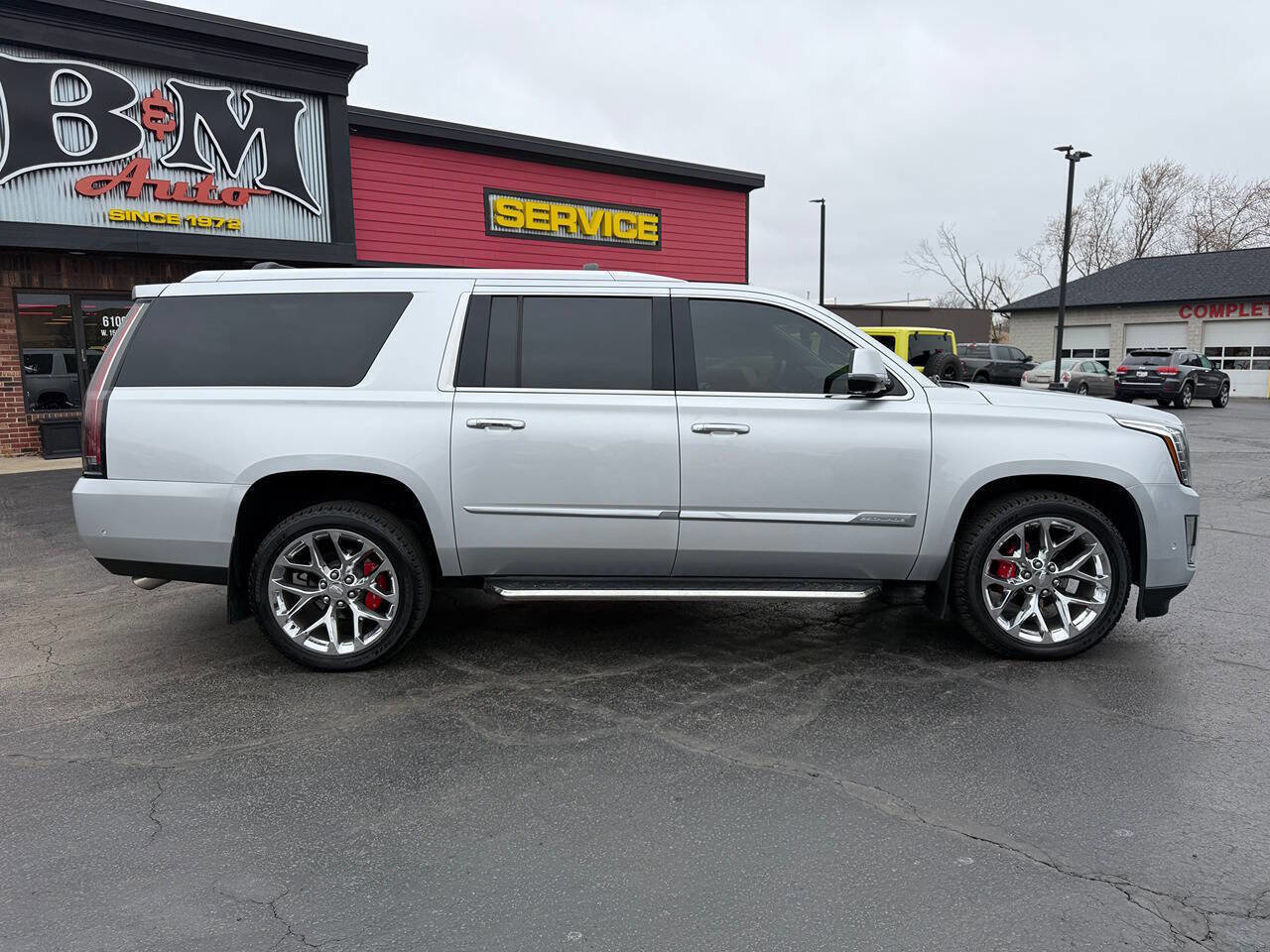 Used 2020 Cadillac Escalade ESV Luxury AWD/4WD image 8