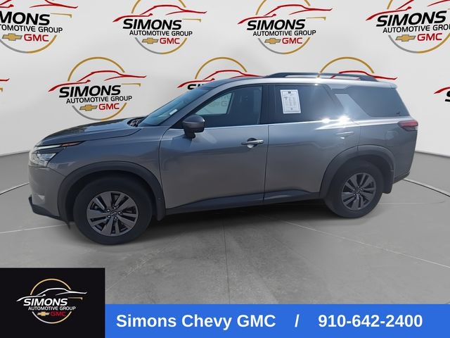 Used 2024 Nissan Pathfinder SV w/ SV Premium Package FWD image 5