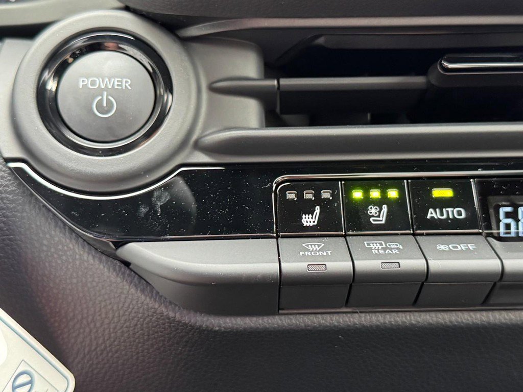 New 2025 Toyota Crown Platinum image 15