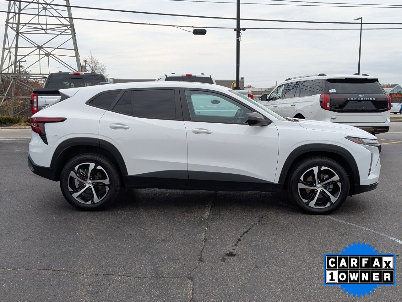 Used 2024 Chevrolet Trax RS w/ Sunroof Package image 3