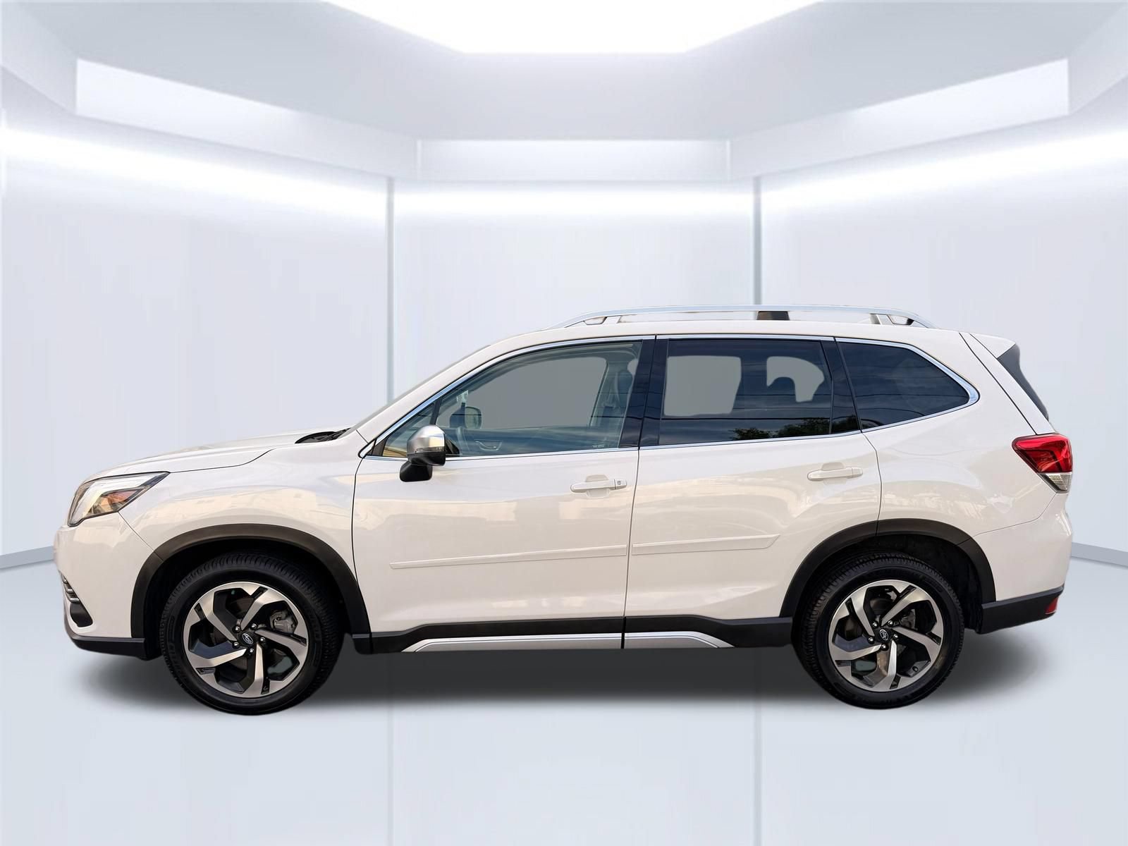 Used 2022 Subaru Forester Touring AWD/4WD image 11