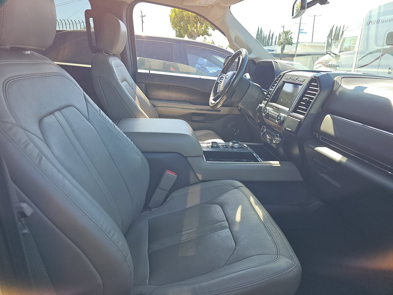 Used 2019 Ford Expedition Limited w/ Equipment Group 301A AWD/4WD image 11