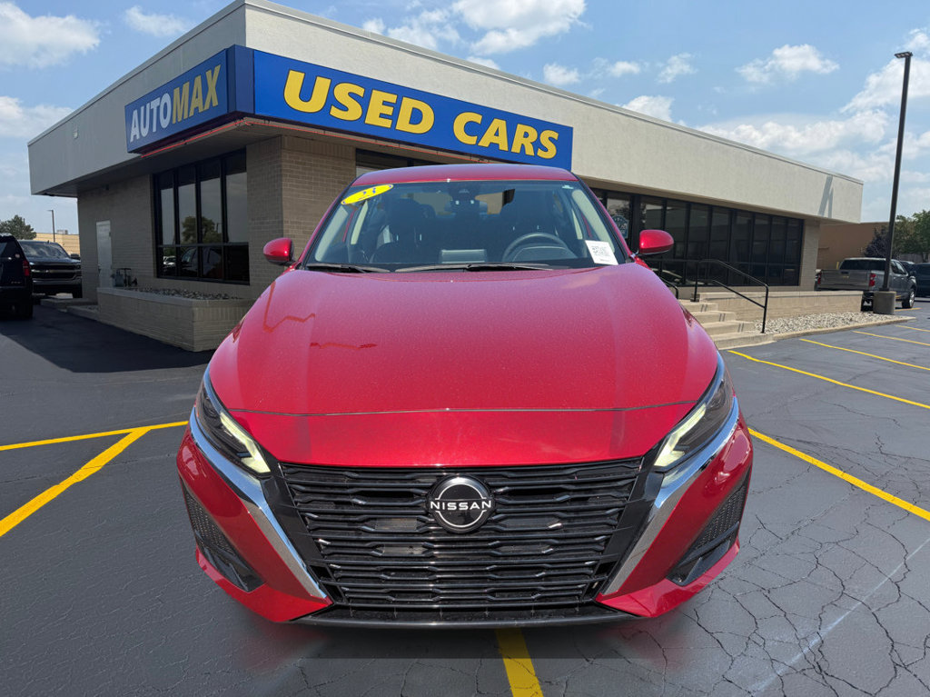 Used 2023 Nissan Altima 2.5 SV AWD/4WD image 3
