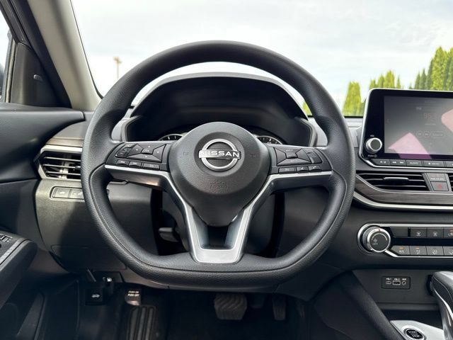 Used 2025 Nissan Altima 2.5 SV FWD image 19