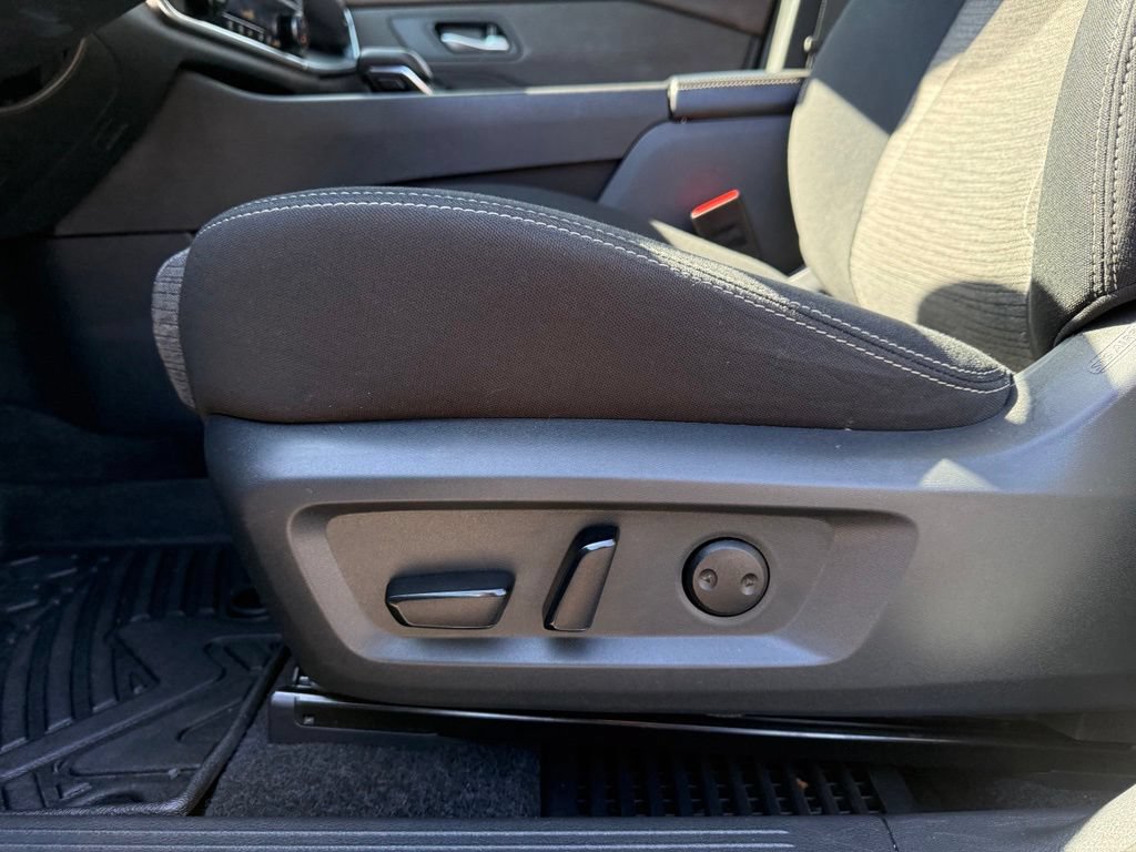 Certified 2023 Nissan Rogue SV AWD/4WD image 14