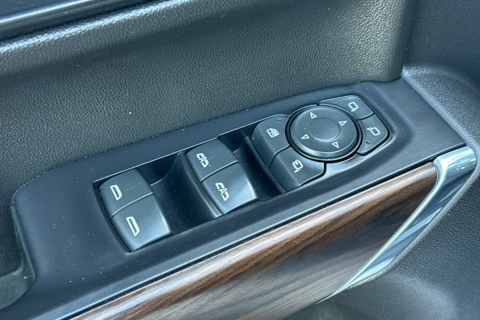 Used 2021 GMC Sierra 1500 SLT image 13