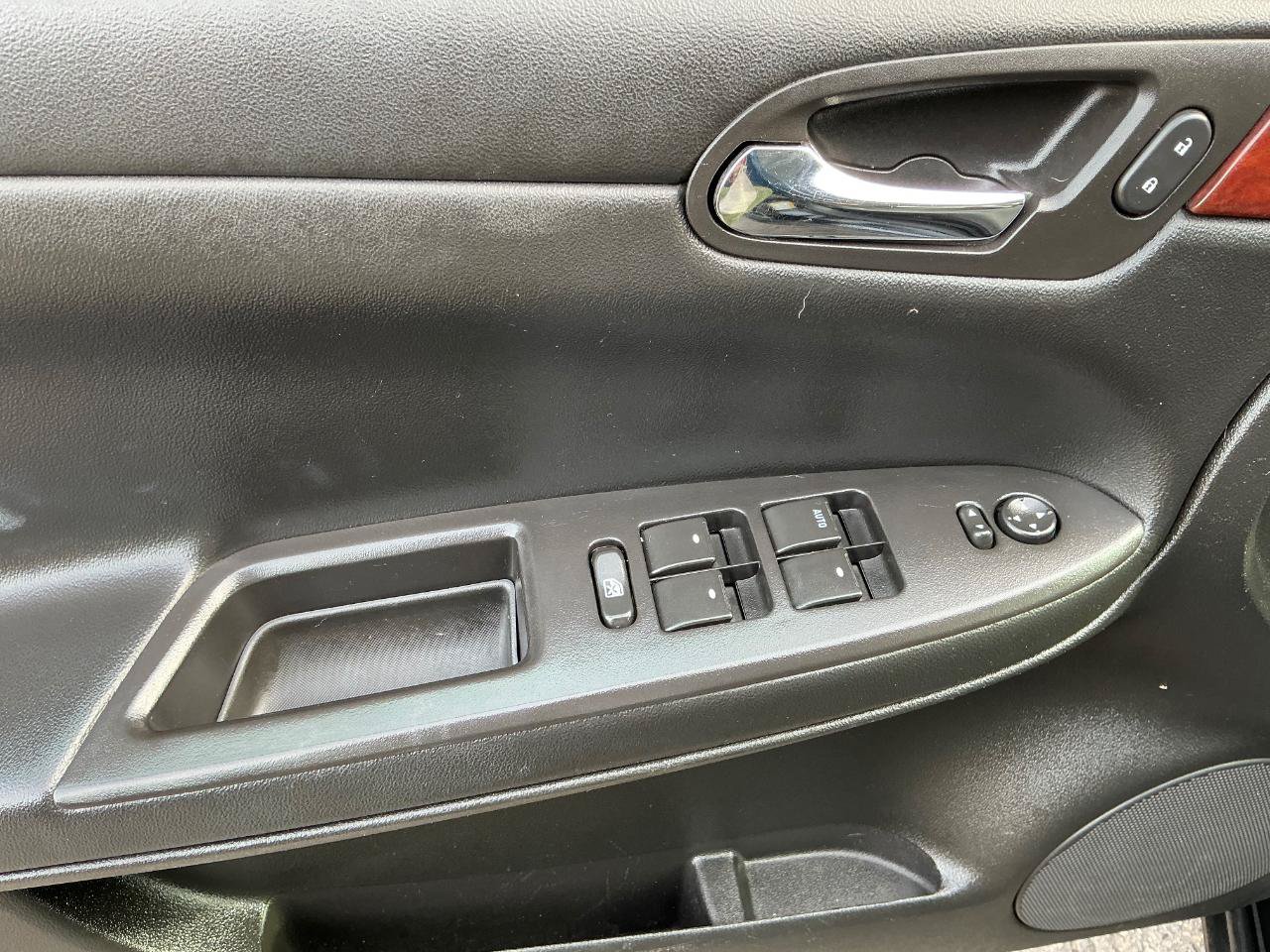 Used 2008 Chevrolet Impala LS FWD image 14