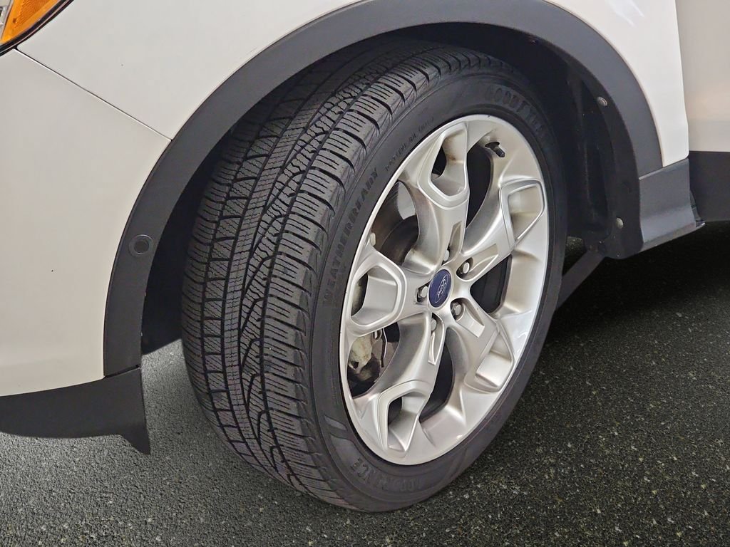 Used 2015 Ford Escape Titanium w/ Equipment Group 301A AWD/4WD image 33