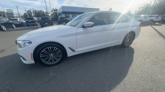 Used 2019 BMW 530i xDrive w/ Convenience Package AWD/4WD image 4