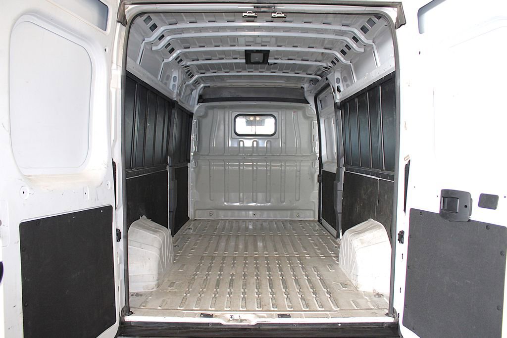 Used 2025 RAM ProMaster 2500 w/ Convenience Group FWD image 26