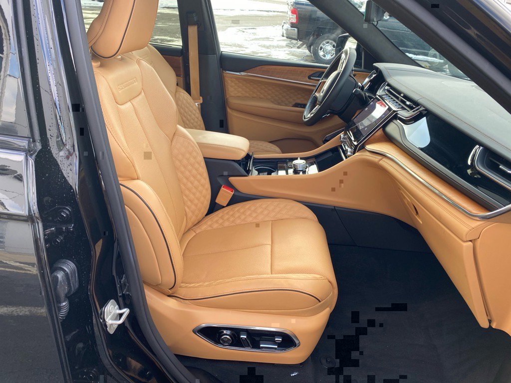 Used 2024 Jeep Grand Cherokee L Summit image 26